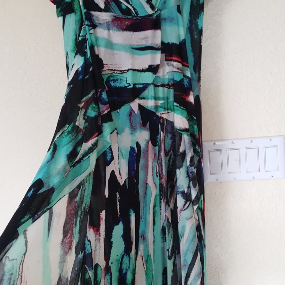 Dress - Picture 3 of 4